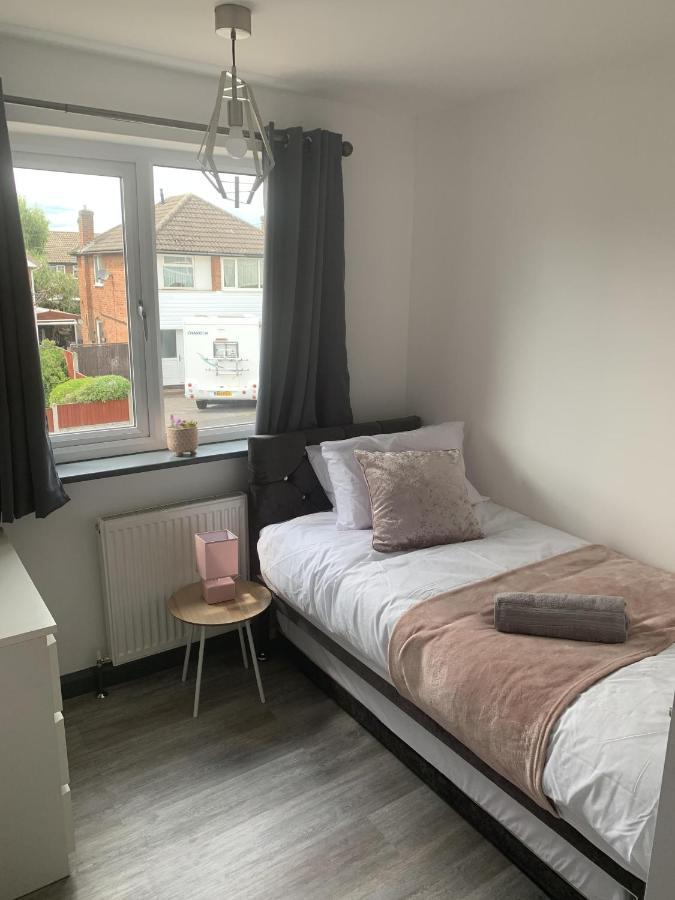 Crowthorne House, Beautiful 3 Bedroom Home For Upto 8 Guests, With Sofa Bed Cul-De-Sac With Private Driveway Nottingham Exterior foto